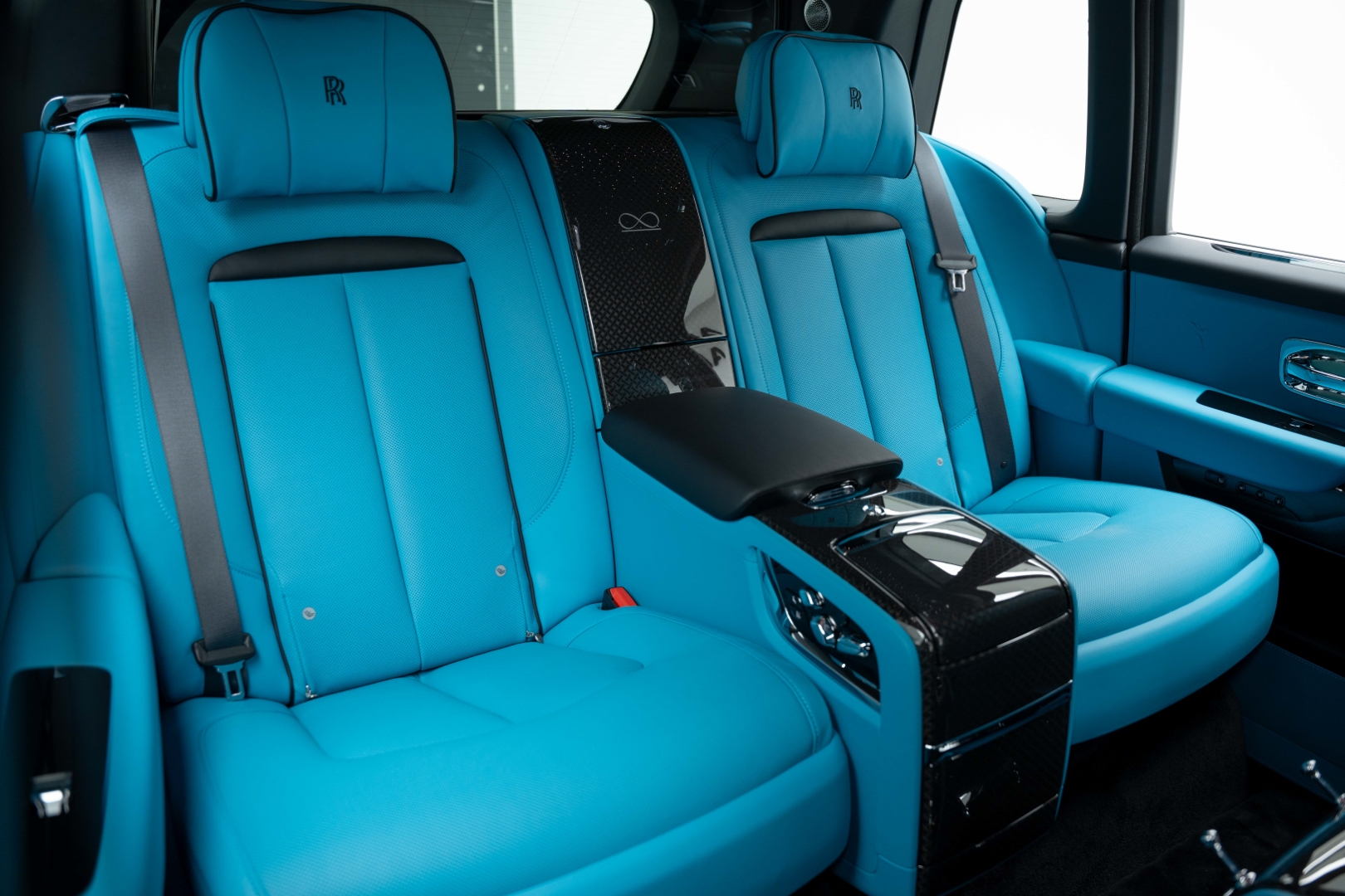 2025 ROLLS ROYCE CULLINAN BLACK BADGE | GCC | WARRANTY AND SERVICE | 4 SEATS | TIFFANY BLUE INTERIOR